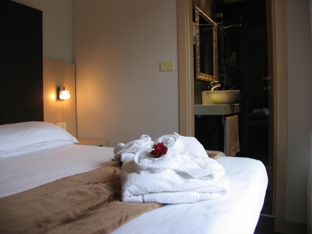 Hotel Aiglon Ρίμινι Εξωτερικό φωτογραφία