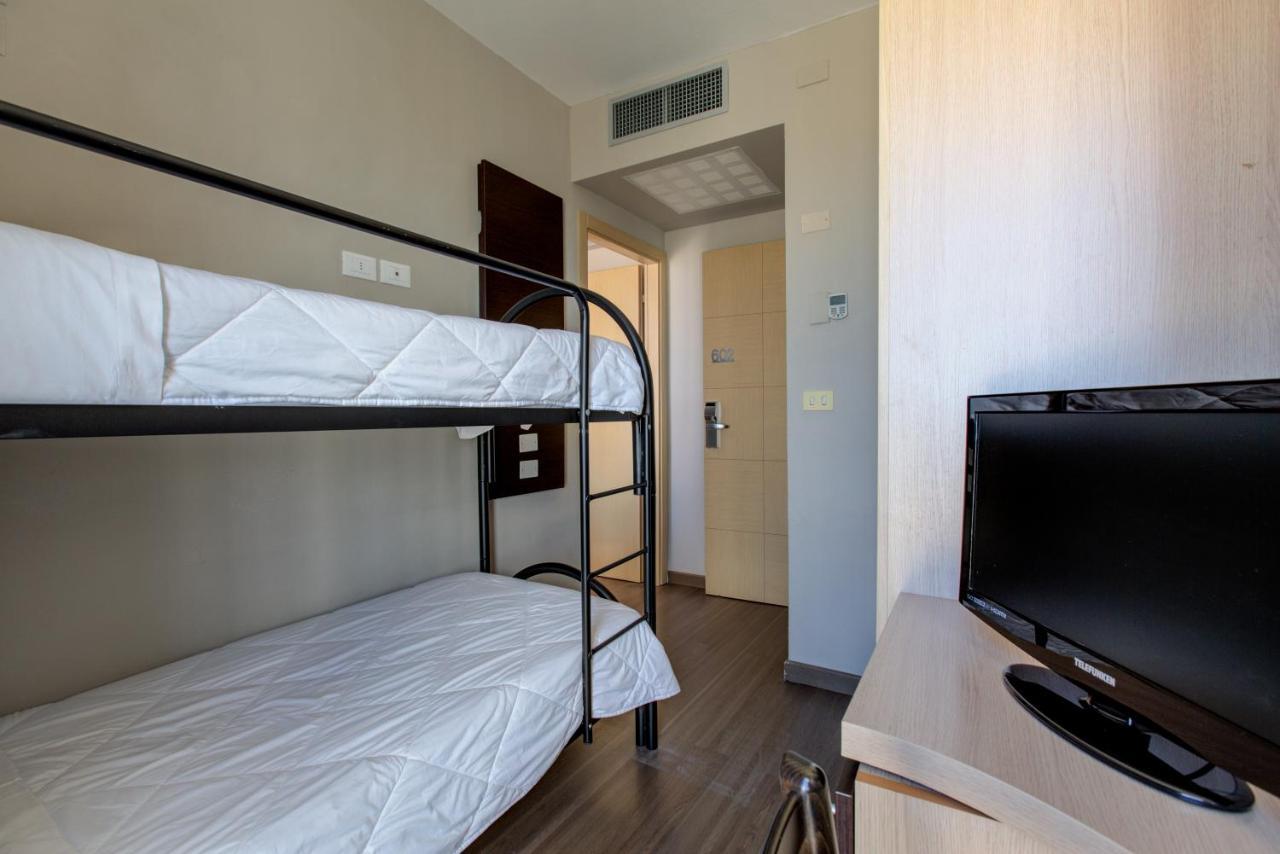 Hotel Aiglon Ρίμινι Εξωτερικό φωτογραφία