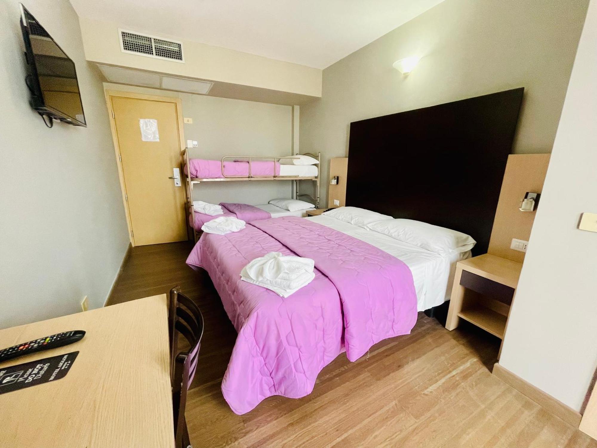 Hotel Aiglon Ρίμινι Εξωτερικό φωτογραφία