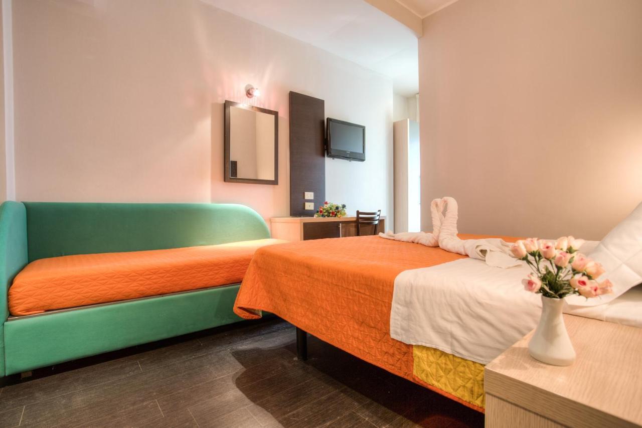 Hotel Aiglon Ρίμινι Εξωτερικό φωτογραφία