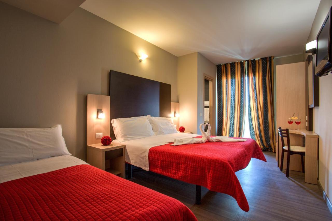 Hotel Aiglon Ρίμινι Εξωτερικό φωτογραφία